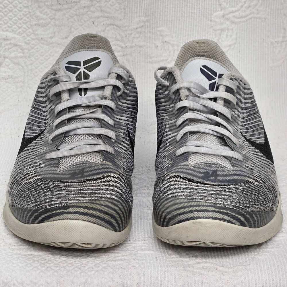 2015 Nike Kobe Mentality 2 Grey Striped Canvas Sneakers Mens 9 Basketball Shoes - Picture 2 of 10